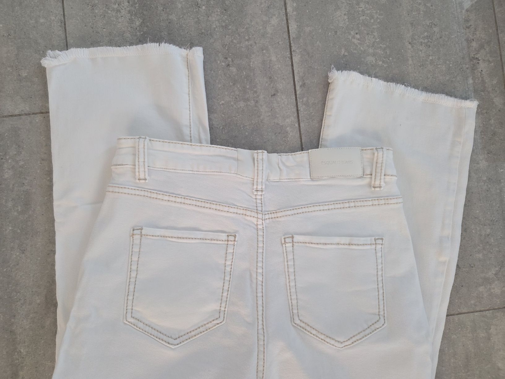 Jeans: schöne Jeans, Esqualo – Neu (gemäss Beschreibung) aus Wiesendangen von Sinhuk 1