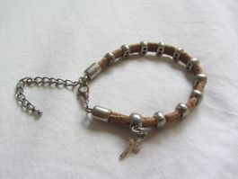 Korkarmband mit Silber und Kreuz