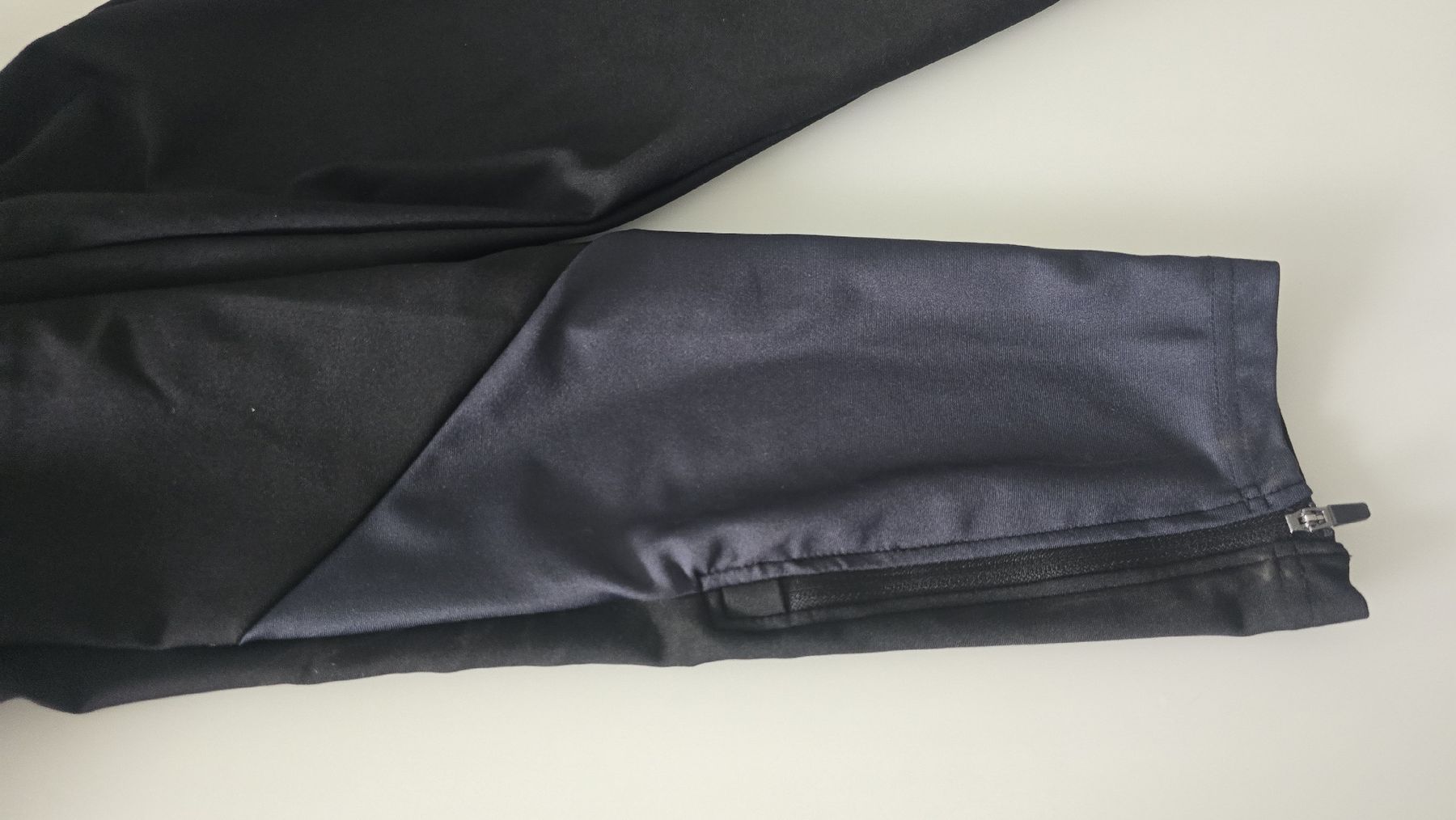 Decathlon Pantalons: jogging de foot 2xs neuf  – Neuf avec emballage d'origine à Estavayer-Le-Lac par zazadavidson 3