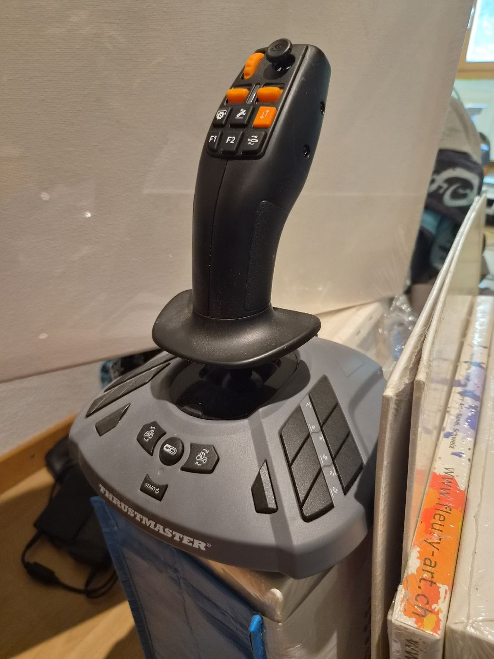 Thrustmaster Manettes: Joystick Thrustmaster – D'occasion à weesen par haemmerliroman15
