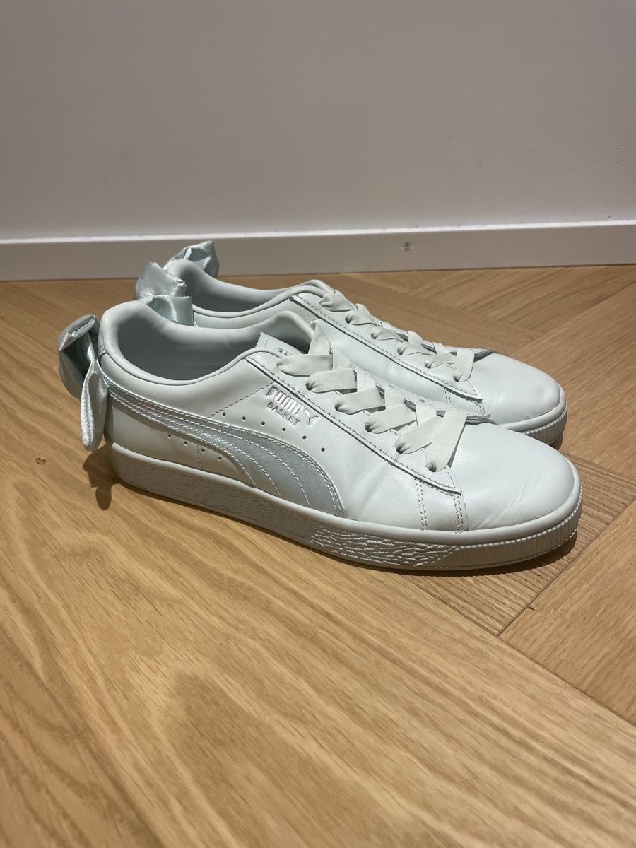 Puma Scarpe da donna: Hellblaue Pumaschuhe mit Masche, Gr. 37 – Nuovo (secondo la descrizione) da Arbon venduto da llaauraa