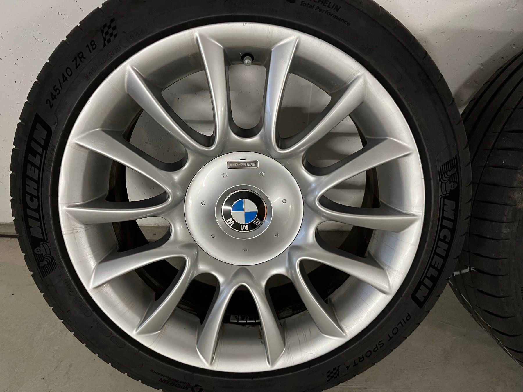 BMW Pneus & Kompletträder: Räder BMW E60, E61, Individual V-Speiche 152 – Gebraucht aus Muri AG von Remidemi7
