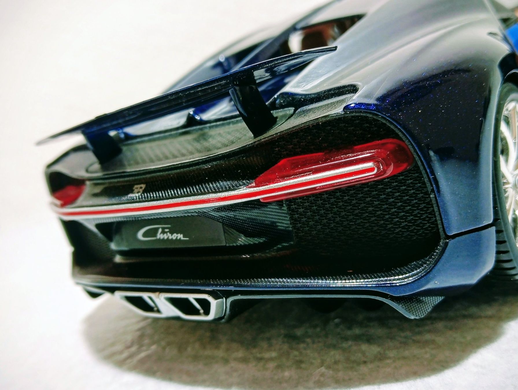Bburago Modellini d'auto: Bugatti Chiron – Usato da Huttwil venduto da Secondtrain 6