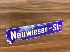 Altes Emailschild Neuwiesen-Str. gewölbt