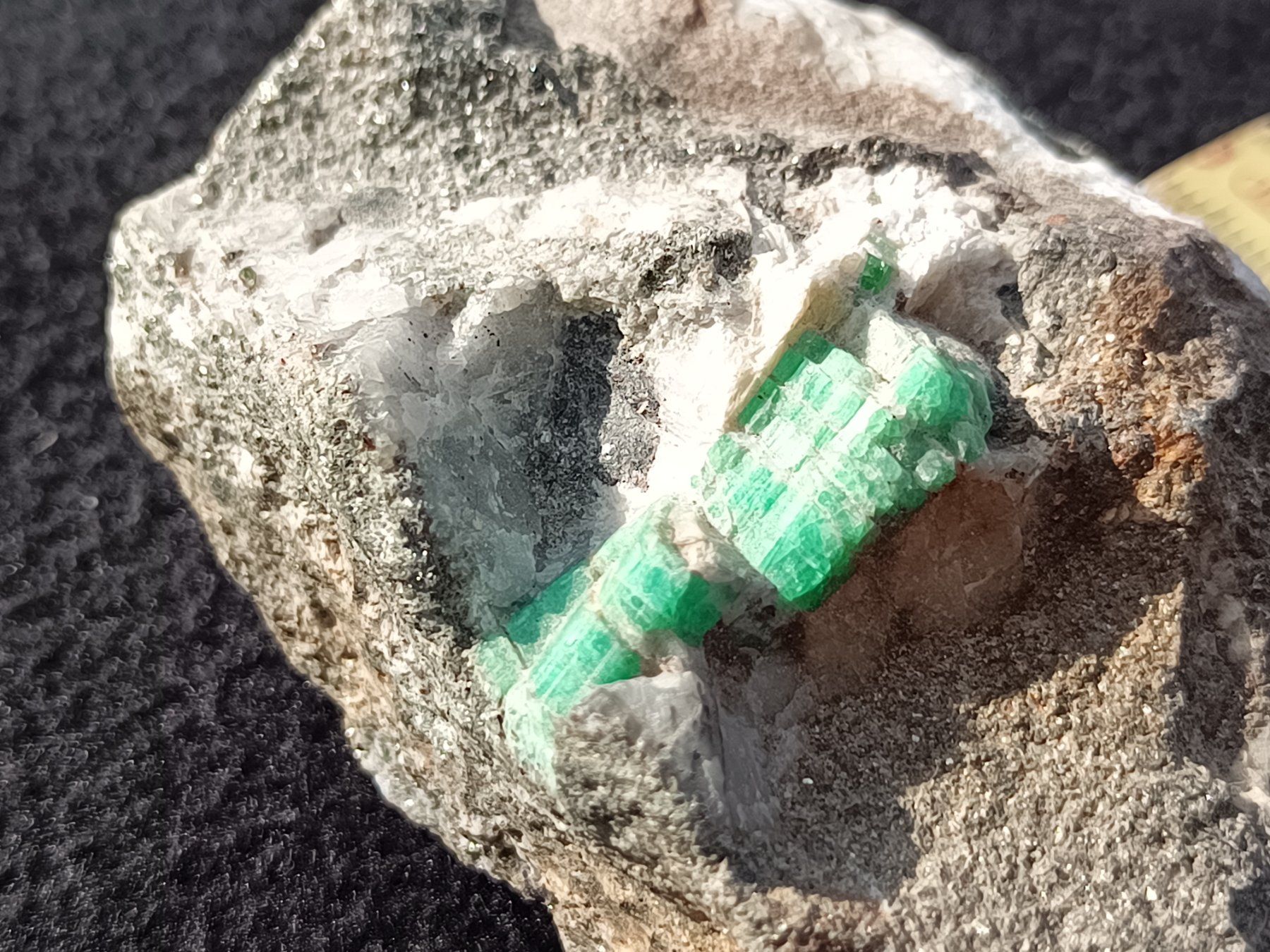 Minerali & Pietre curative: Smaragd Rohstein 7x5x4cm Stufe Emerald raw – Usato da Winterthur venduto da sekkohsam 4