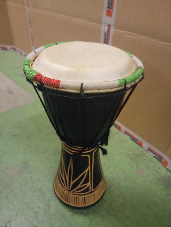 Strumenti musicali: Djembe Trommel Ethnisch Klein gebraucht – Usato da Basel venduto da Petergunn