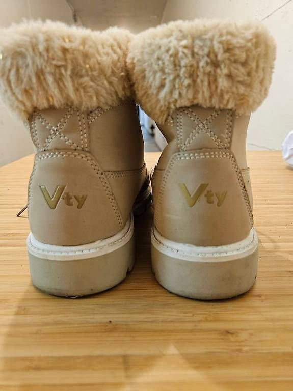 Damenschuhe: Schuhe – Gebraucht aus Derendingen von SchweizerPrinz 2