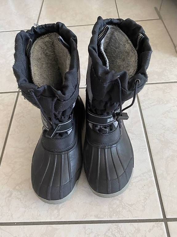 Scarpe per ragazzi: Chaussures de neige pointure 35 – Usato da Lausanne venduto da Catherine1003 1