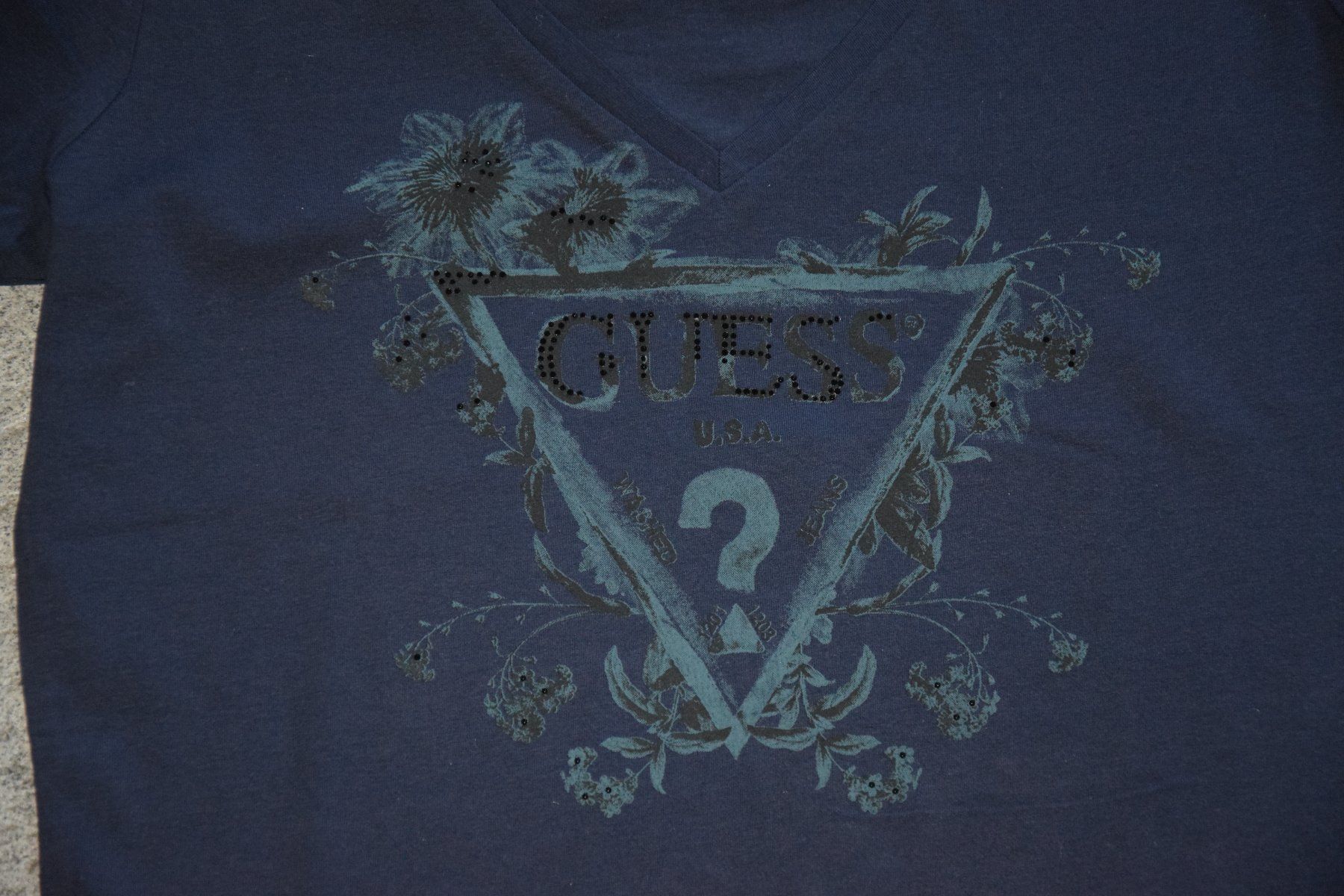 Guess T-Shirts: Damen Guess T-shirt gr. L – Gebraucht aus Mezzovico von finsteraar 1