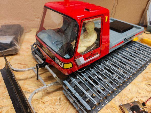Graupner RC Modellbau: Graupner Pistenbully – Gebraucht aus Reichenburg von BEFunPower 1