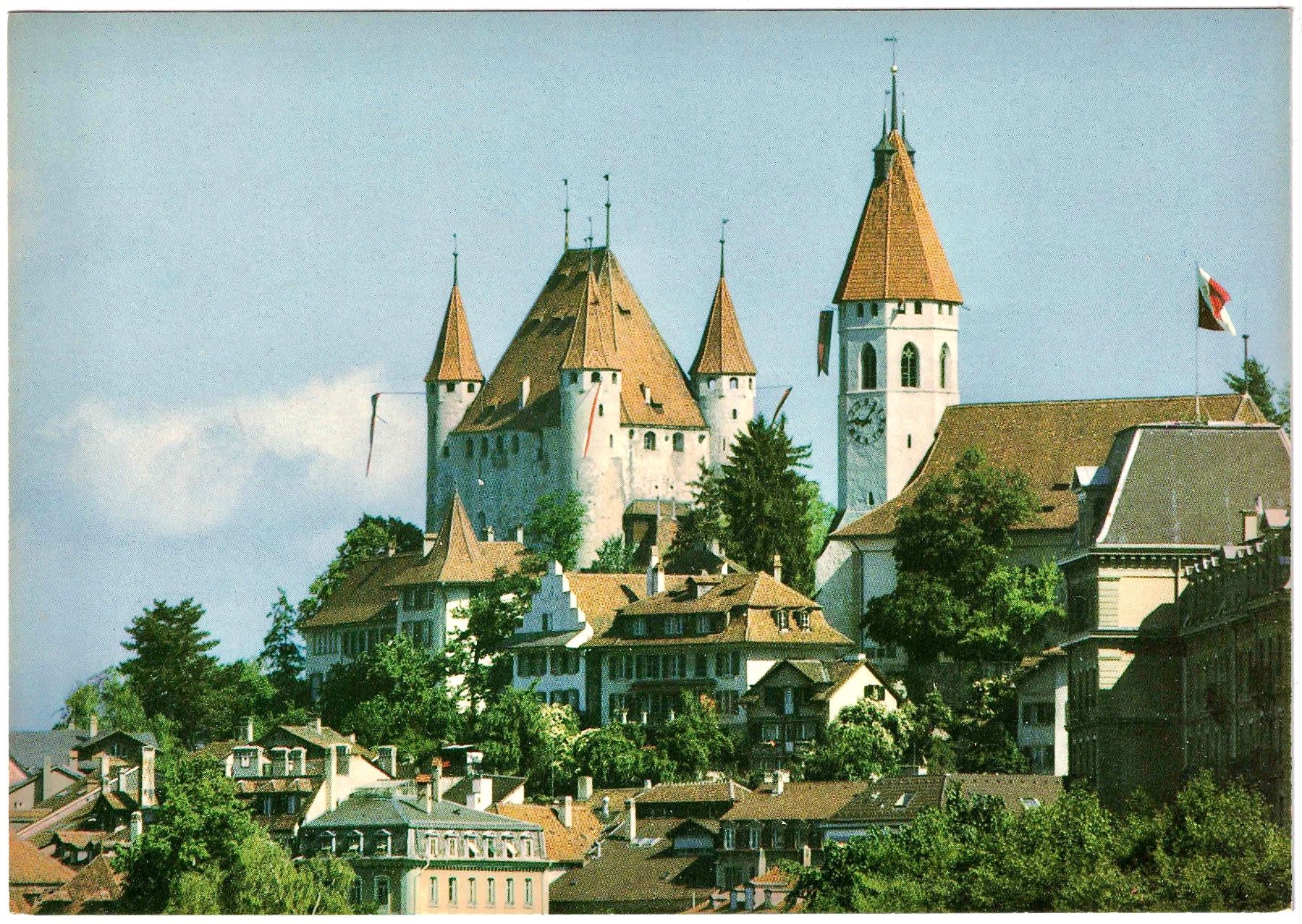 Ansichtskarten: THUN - Schloss & Kirche ca. 1960 (BE) – Gebraucht aus Oberdorf BL von Hopfehuepfer