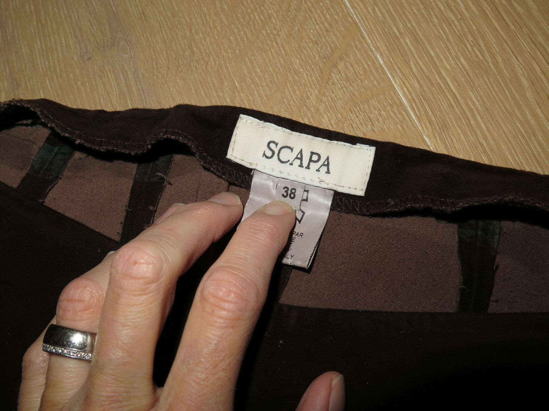 Pantalons: echte Wildlederhose dunkelbraun Gr.38 – D'occasion à Hausen am Albis par Soul2026 2