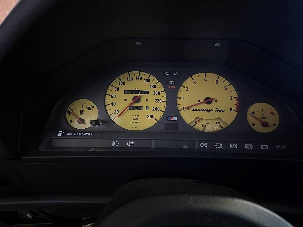 Automobili: BMW M3 Coupé E30 – Usato da Alpnach Dorf venduto da inf_56t7 4