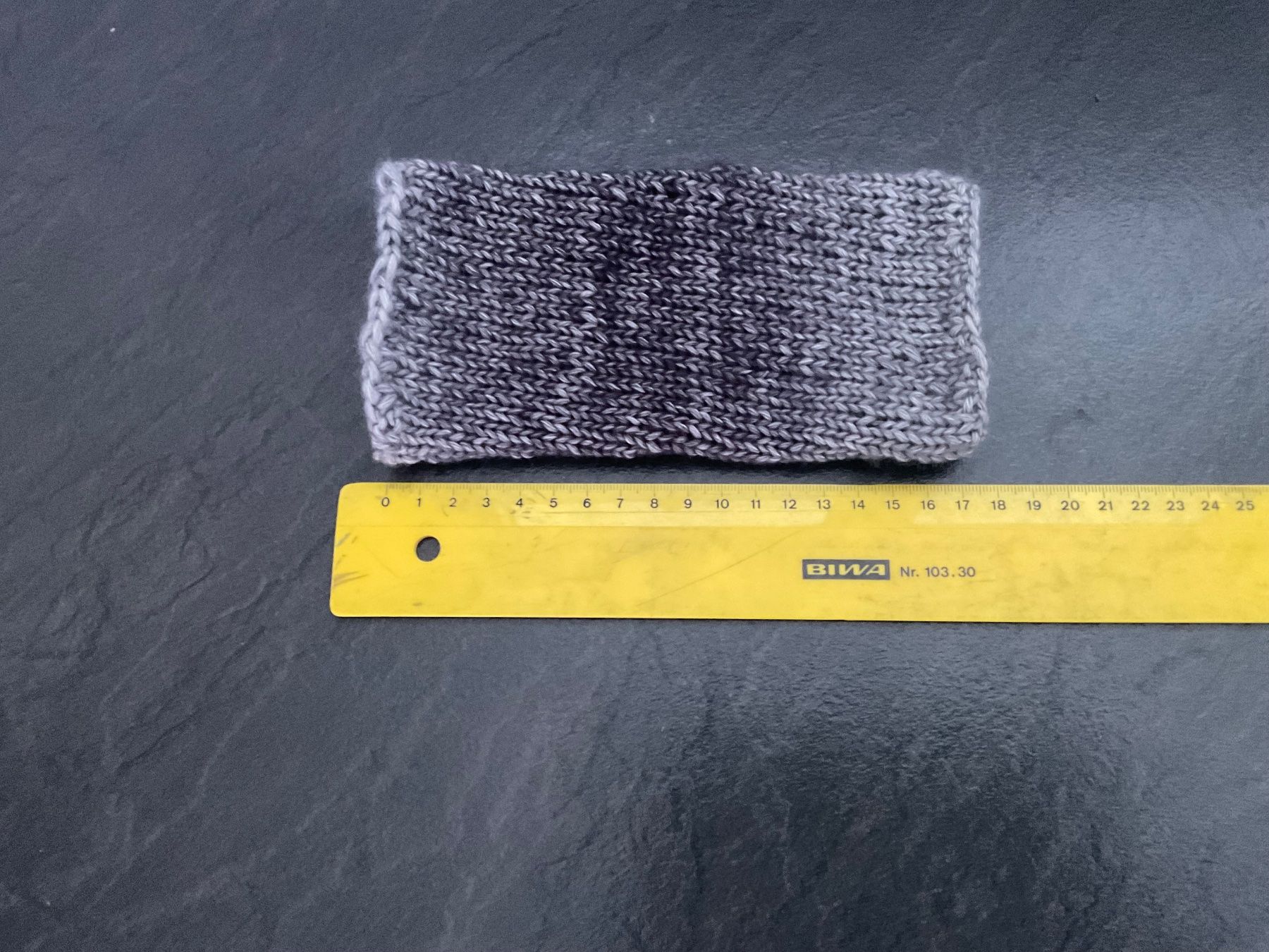 Guanti & manicotti: Handgestrickte Pulswärmer Amedisli Grautöne – Usato da Wetzikon ZH venduto da FeeF 1