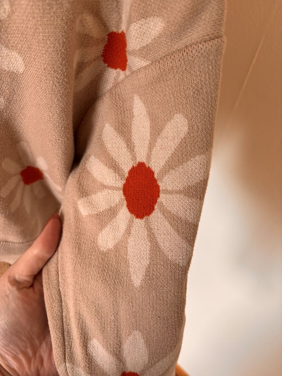 Giacche: Süsser Cardigan mit Gänseblümchenmuster, Grösse S – Usato da Fraubrunnen venduto da Sxhiina01 2