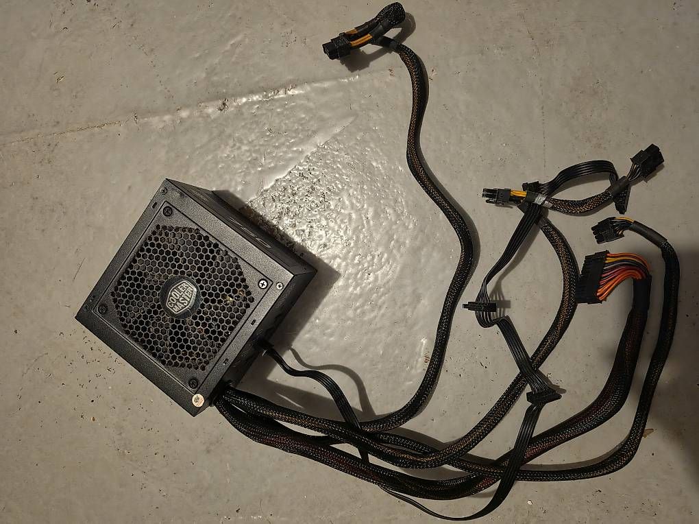 Composants électroniques: CoolerMaster G750 80 PLUS Bronze – D'occasion à Zug par lazoBaa 1