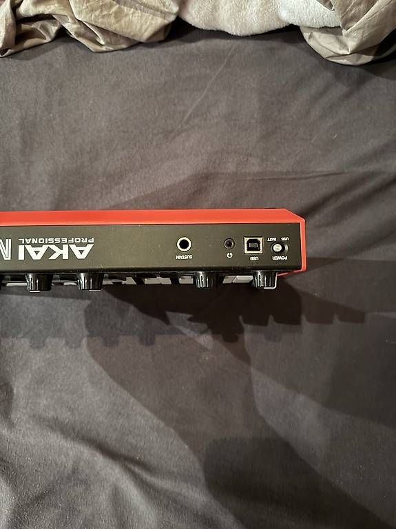 Strumenti musicali: Contrôleur MIDI - MPK mini play  – Nuovo e nell'imballaggio originale da Payerne venduto da Eliona_11 1