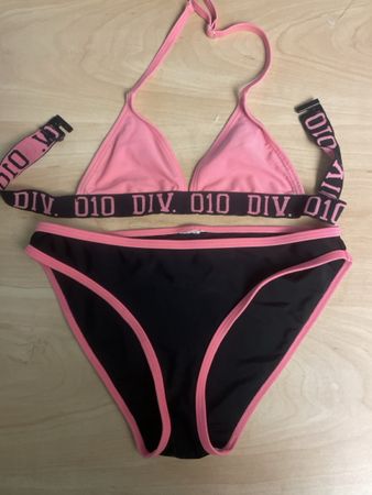 Schöner Bikini, Gr.152Schwarz/Pink 
