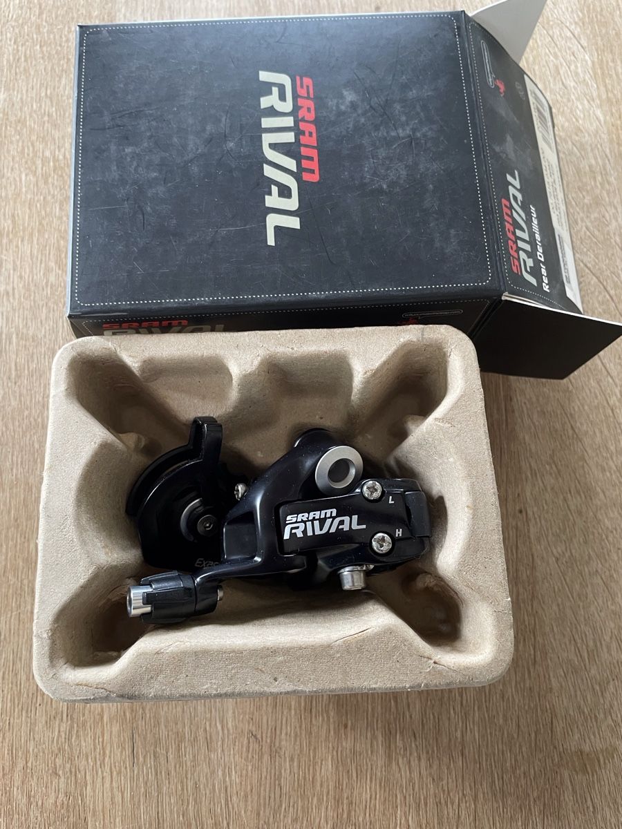 Sram Pezzi di ricambio: Derailleur Sram Rival neuf – Nuovo e nell'imballaggio originale da Chesalles sur Oron venduto da cajealti 2