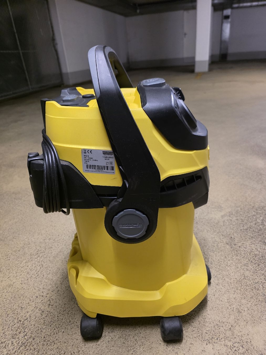 Staubsauger & Zubehör: KÄRCHER WD 5 Renovation # Cleanfix Taski Wetrok – Gebraucht aus Zürich von 5183840711 5