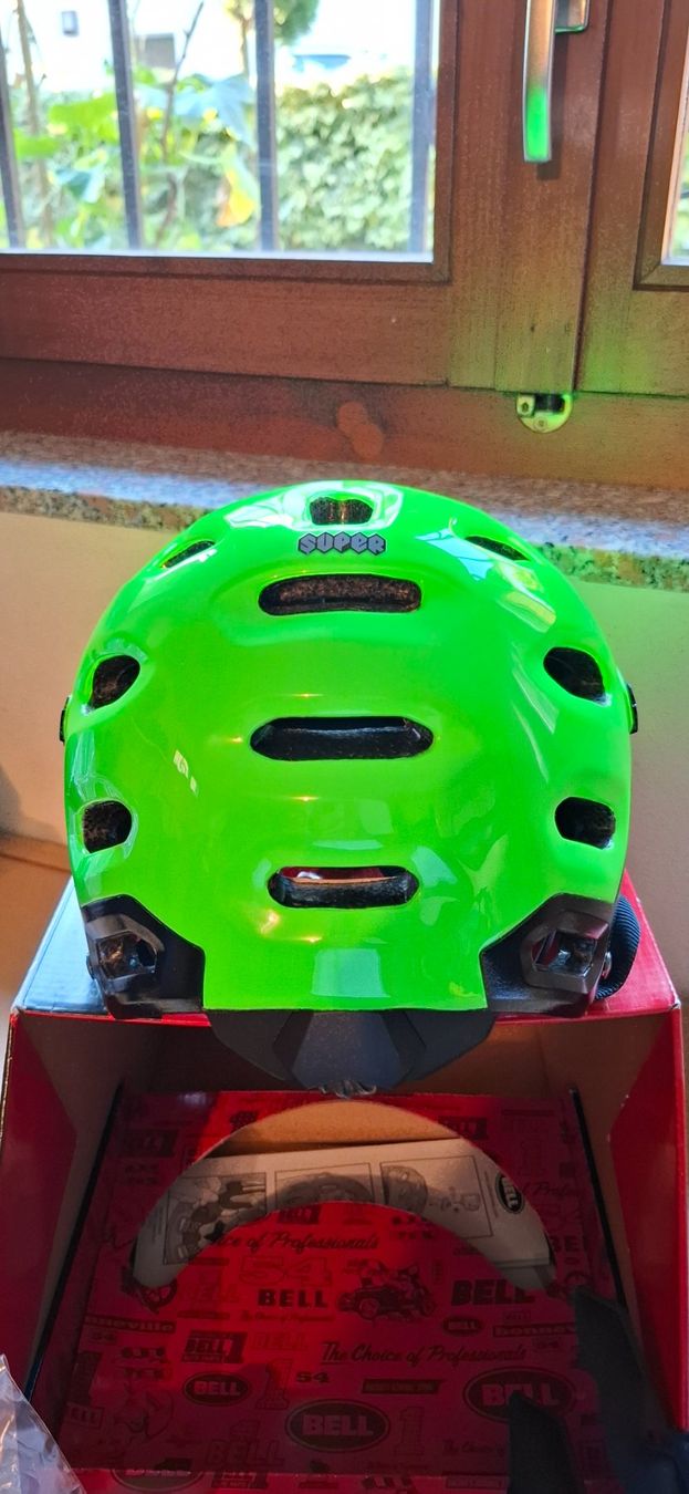 Bell Casques: Casco "Bell Super" – D'occasion à Minusio par cip_yby5 5