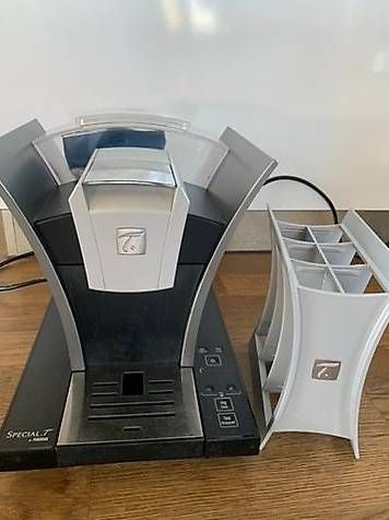 Elettrodomestici da cucina: Tee-Maschine Nespresso – Usato da Bern venduto da han_hdr2 2