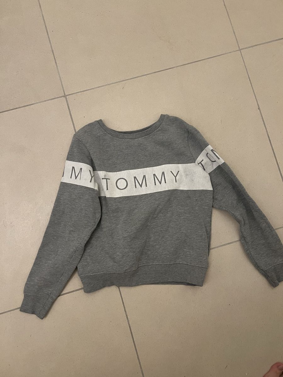 Tommy Hilfiger Pullover & Sweatshirts: Pullover – Gebraucht aus Wollerau von emelyvalerie