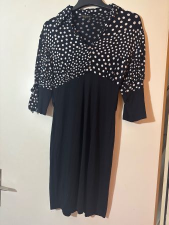 Schönes gepunktetes Kleid, Gr. S