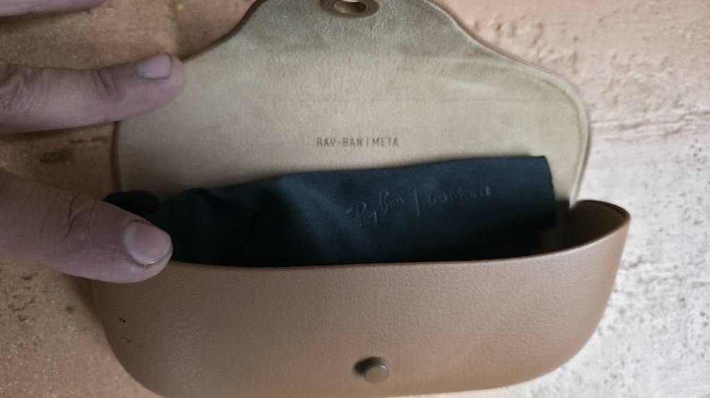 Altro in  Abbigliamento & Accessori: RayBan Meta Etui – Nuovo e nell'imballaggio originale da Weggis venduto da Philipp_H 1