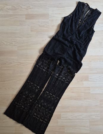 Neu H&M Jumpsuit mit Spitze schwarz Grösse 38 