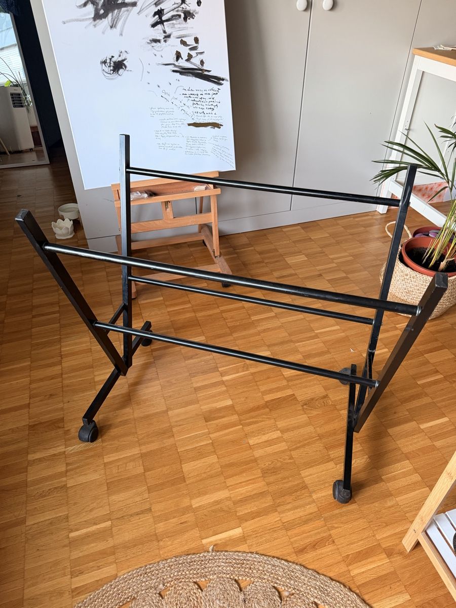 Ladenausstattungen & Messebau: Newspaper Rack Metal Black on Wheels Good Condition – Gebraucht aus Basel von kar_p7sd 2