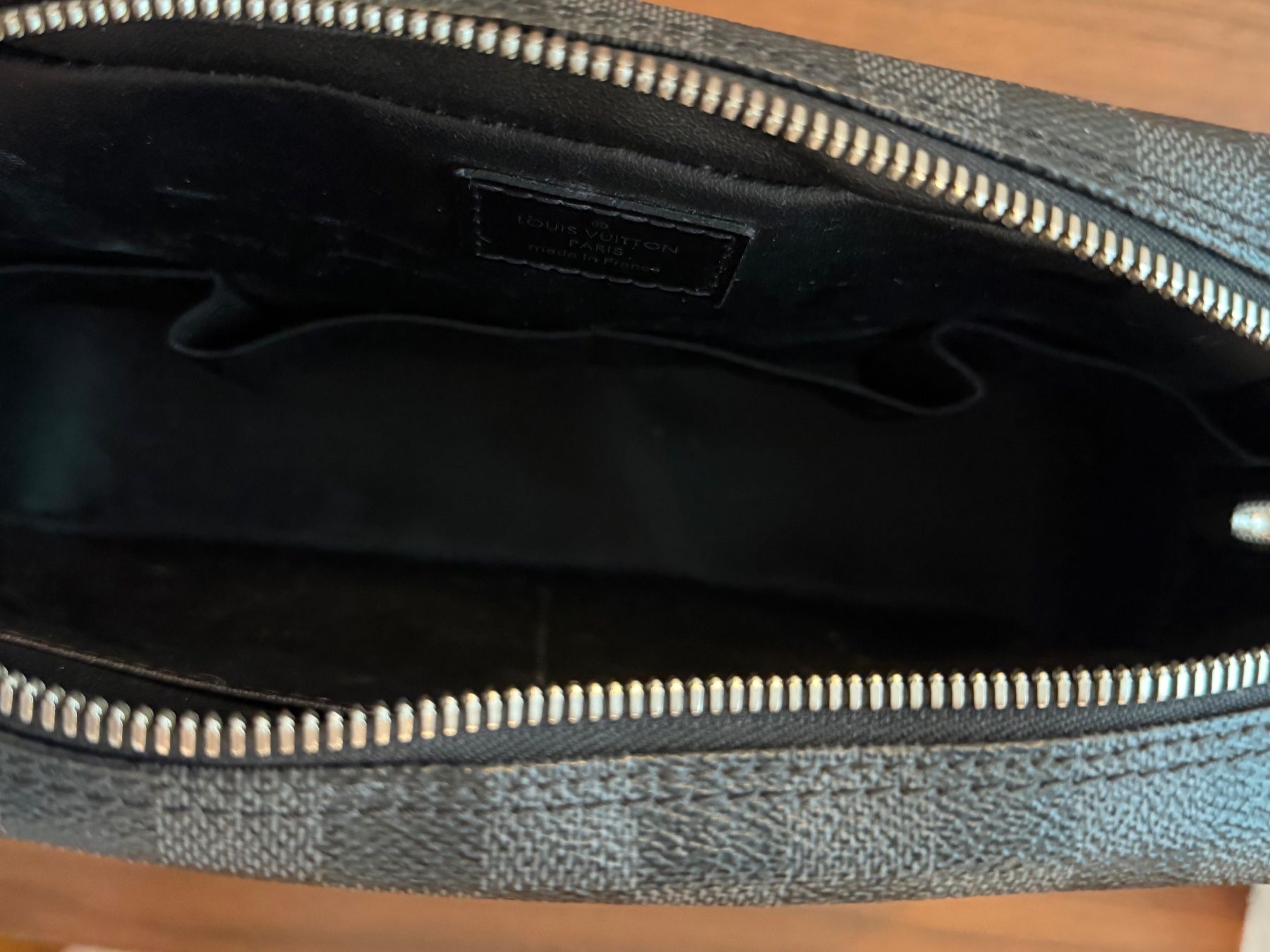 Louis Vuitton Taschen: The Louis Vuitton Damier Graphite bag – Gebraucht aus Zürich von Filo_B 6