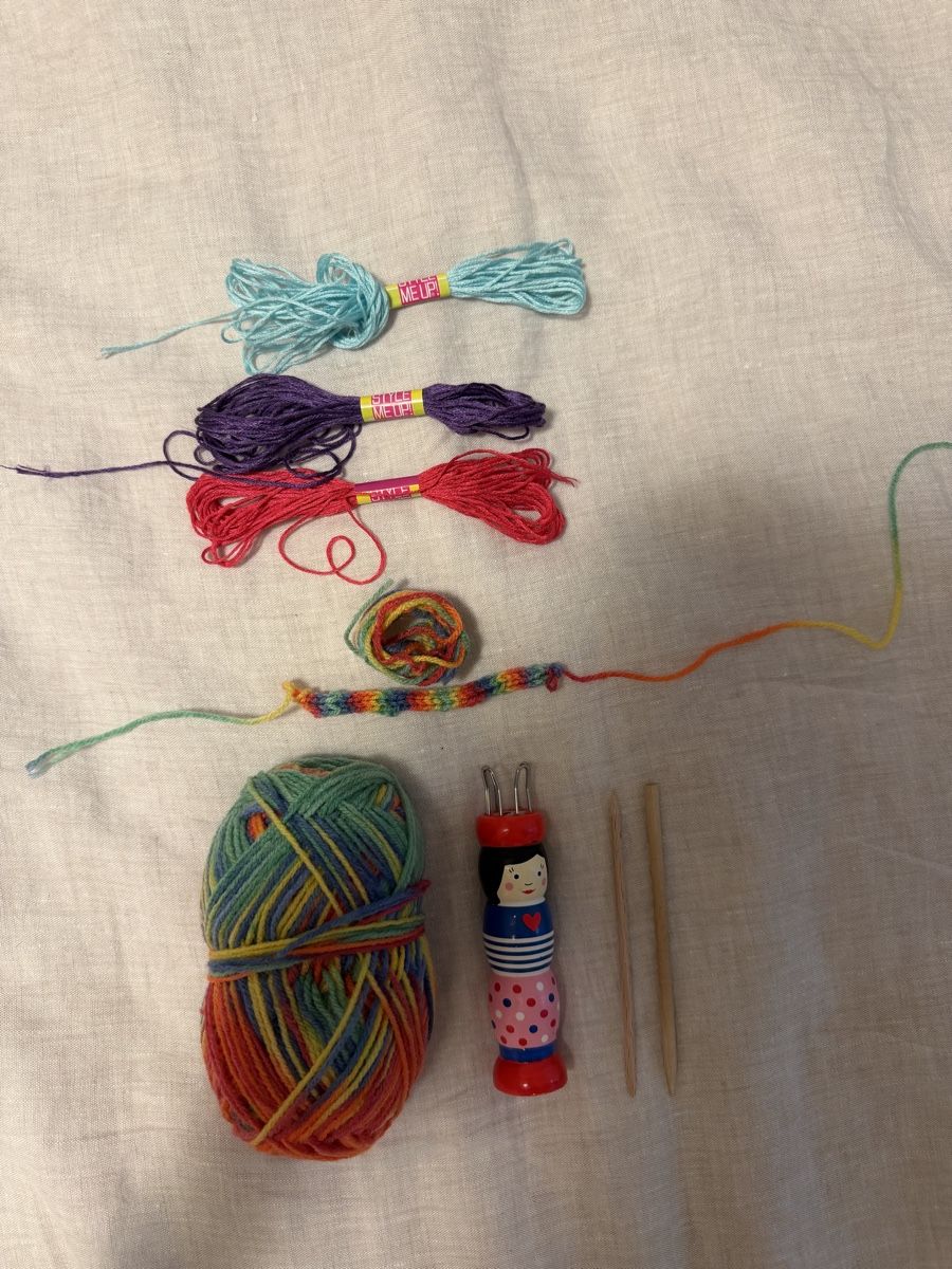 Kit bricolage: Strickliesel Set mit Garn – Usato da Freienbach venduto da dan_9rjy