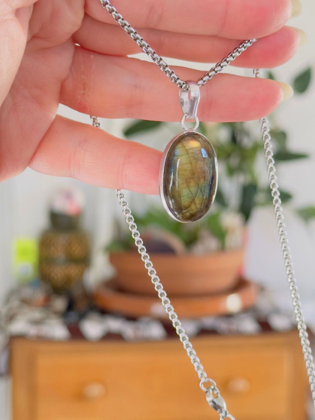 Catenine: Fashionable labradorite necklace – Nuovo e nell'imballaggio originale da Genève venduto da AGBERG 1