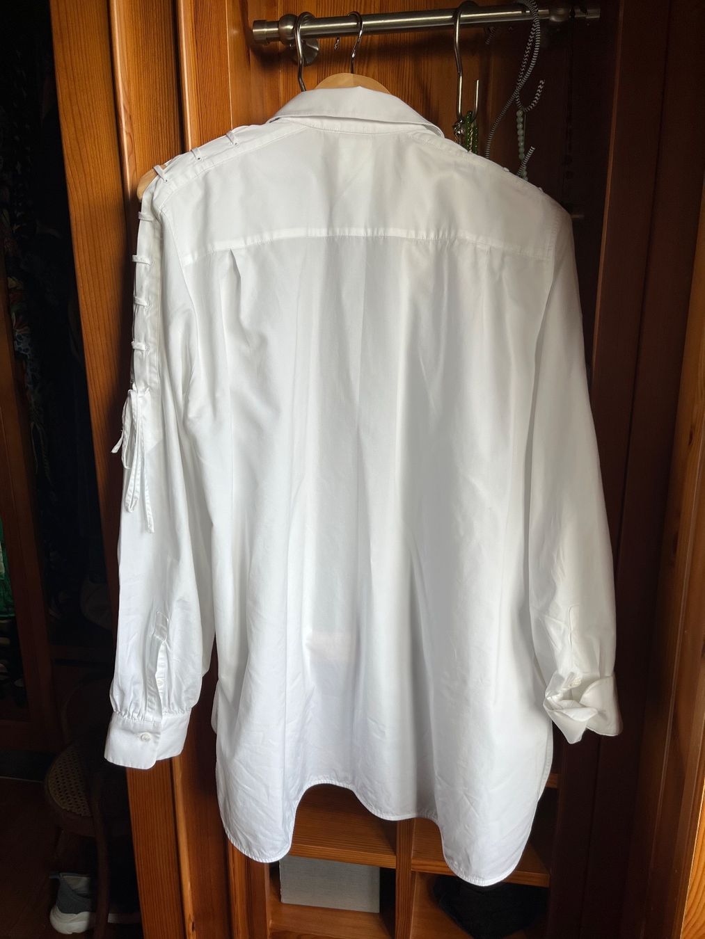Max Mara Camicette: Weiße Max Mara Bluse 46. – Usato da Saanen venduto da SoniaMichaela 6