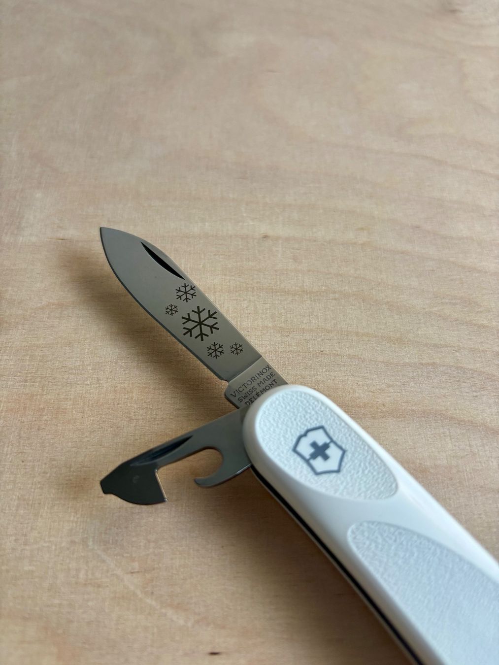 Victorinox Coltelli tascabile: Victorinox Winter Magic von 2016 – Nuovo (secondo la descrizione) da Pfungen venduto da bayside01 2