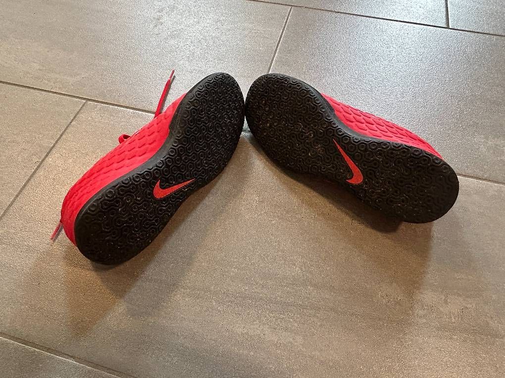 Herrenschuhe: Nike Hallenschuhe Gr. 40 – Gebraucht aus Thalheim an der Thur von Iselisberger 4