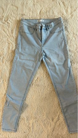 Leichte Jeanshose Grösse 38 hellblau top Zustand