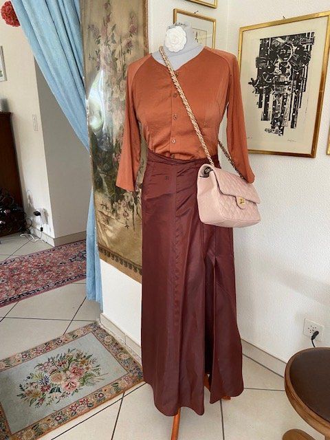 Chanel Gonne: 100% CHANEL SeidenJupe lang Gr.34/36 – Usato da Lamone venduto da Rfiero 3