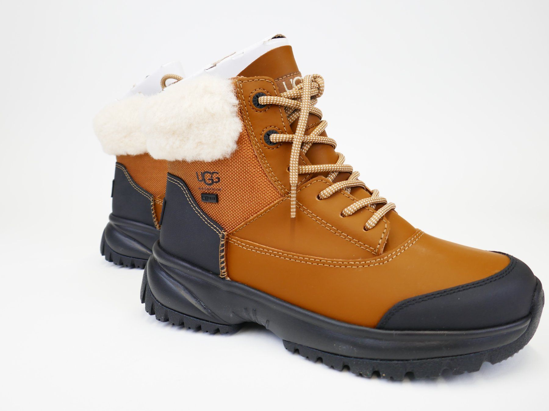 Ugg Scarpe da donna: UGG Yose Fluff – Nuovo (secondo la descrizione) da Urtenen-Schönbühl venduto da Restwert_Schoenbuehl 3