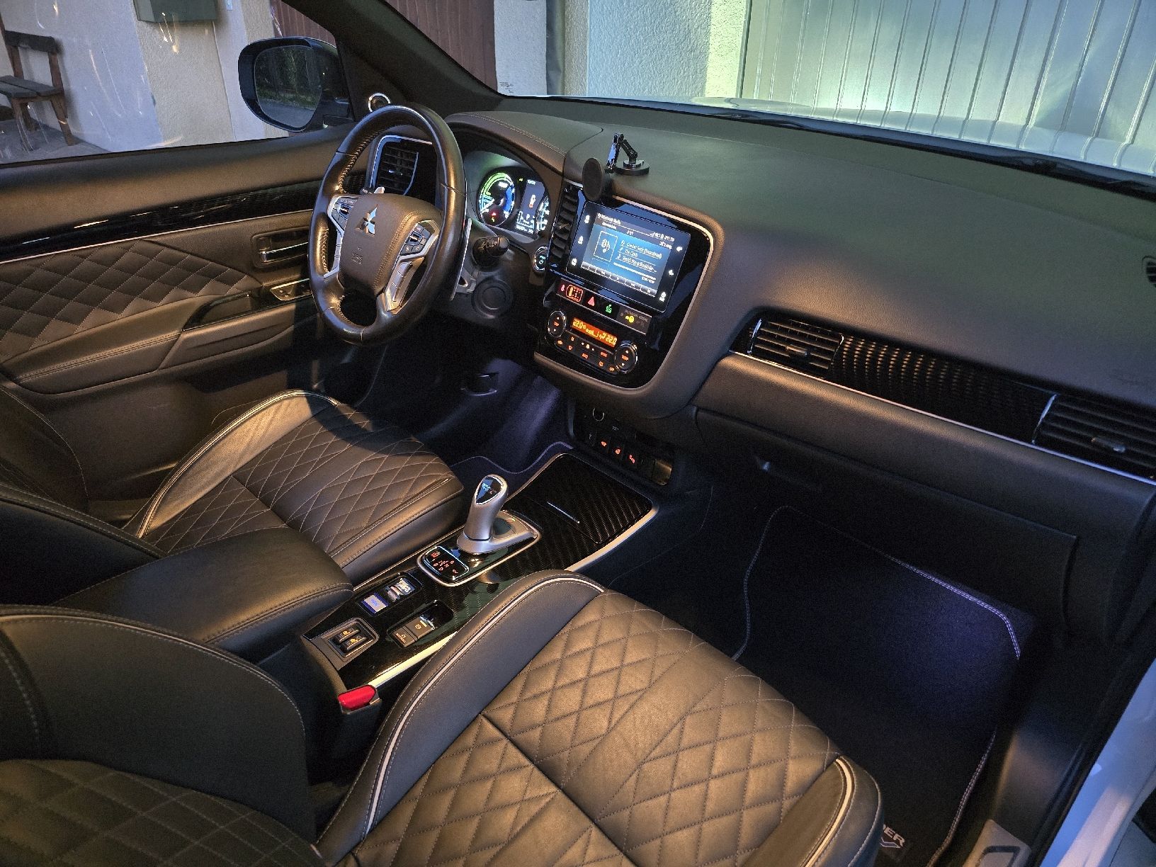 Mitsubishi Automobili: MITSUBISHI Outlander PHEV Diamond S-Edition – Usato da Istighofen venduto da ECTO-1 1