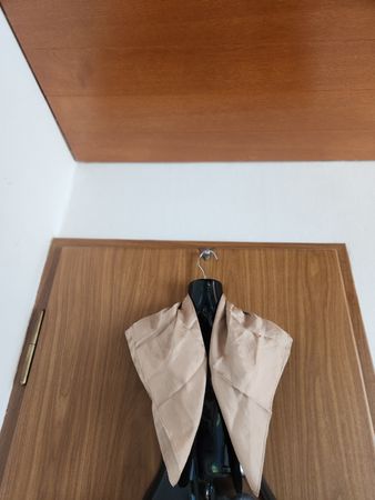 Écharpe en soie beige d'été pour femme, belle et légère