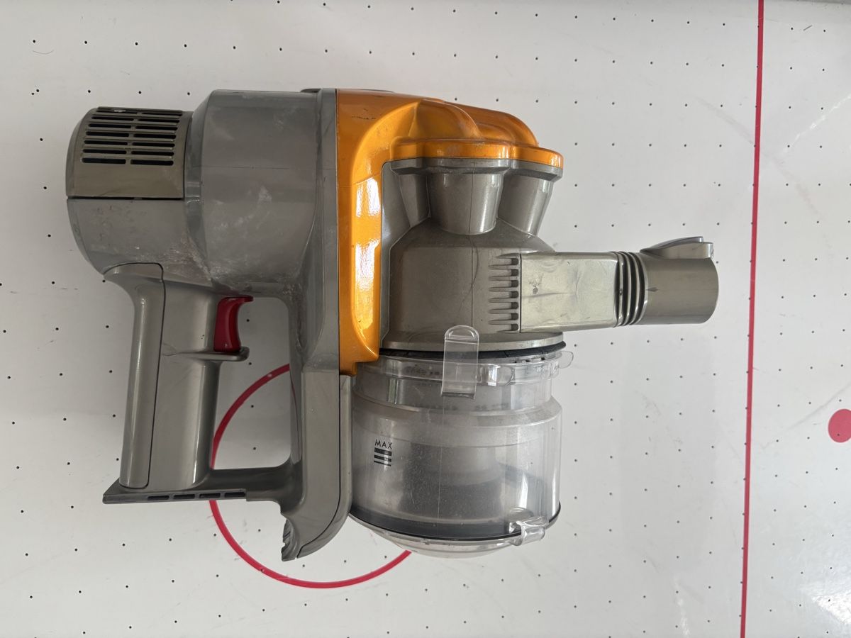 Dyson Staubsauger & Zubehör: Dyson DC16 pour pièces  – Defekt aus nods von Tozzifan 2