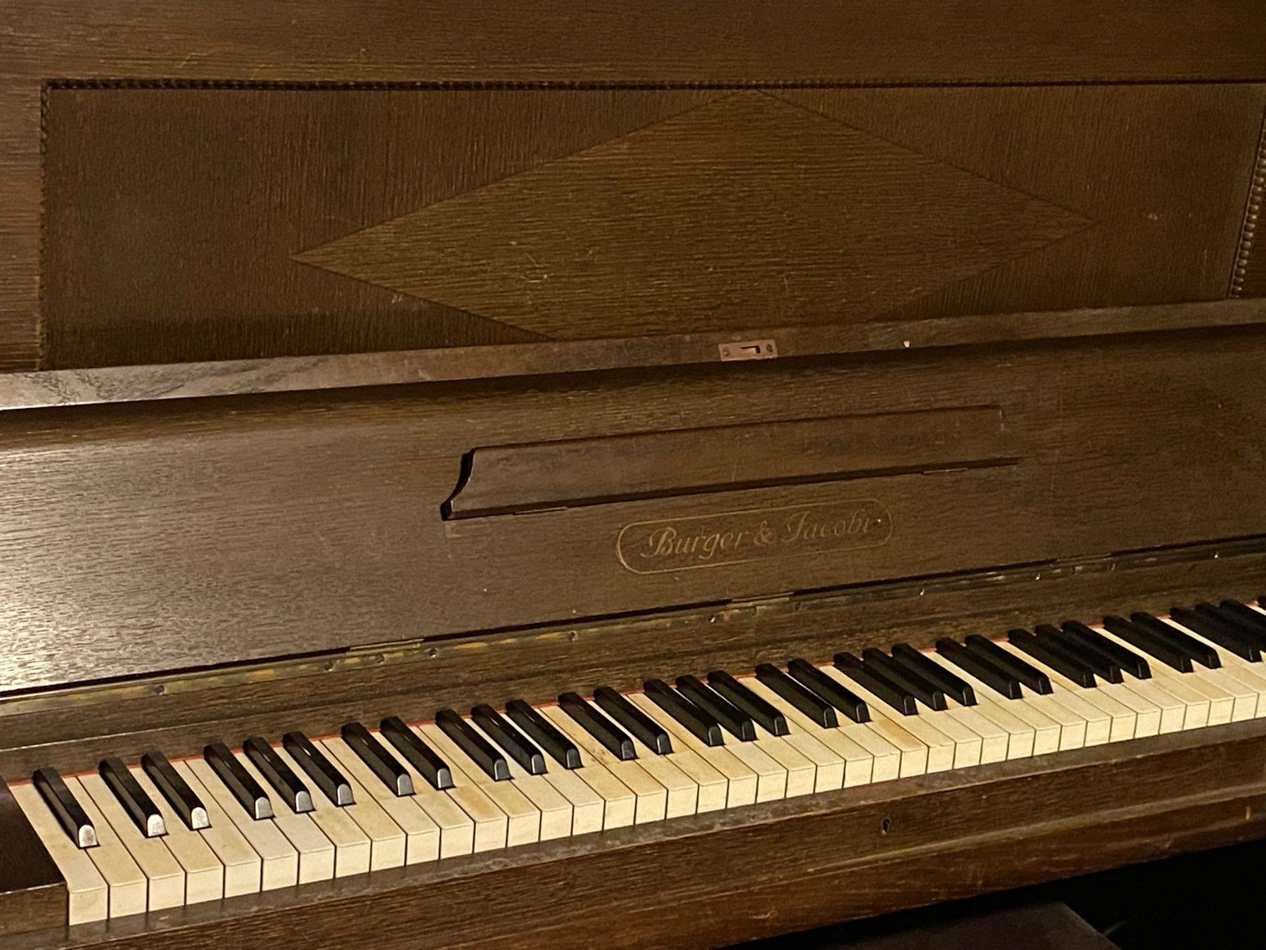 Strumenti musicali: Burger&Jacobi Klavier – Usato da Pieterlen venduto da liebeHunde
