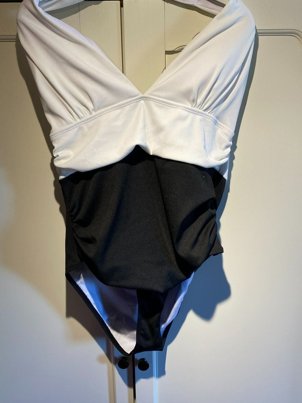 Costumi da bagno & Bikini: BADEKLEID -SCHWARZ-WEISS-DAMEN – Usato da Meienried venduto da ManuelaBoutique 1