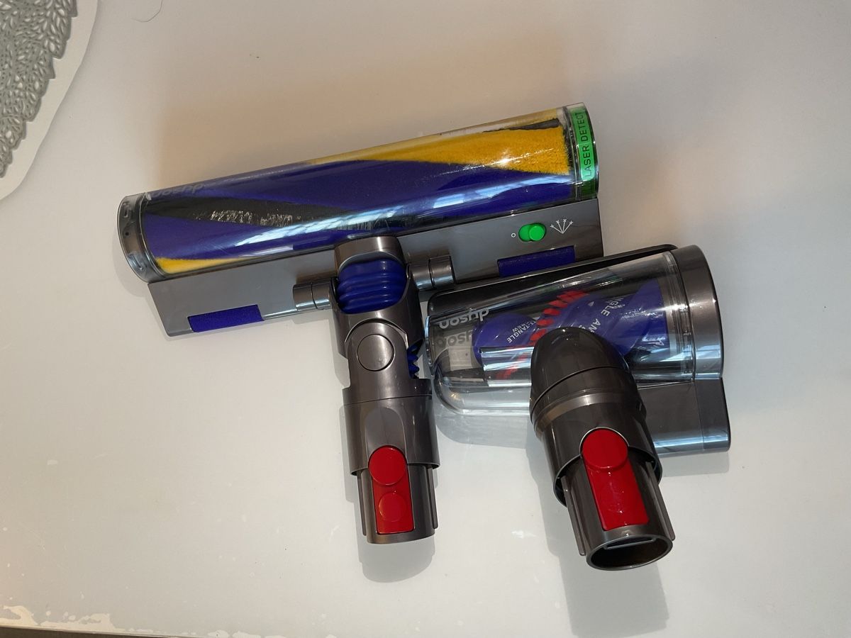 Dyson Staubsauger & Zubehör: Dyson Staubsauger Zubehör – Neu (gemäss Beschreibung) aus Buchs ZH von Maliqi0 1
