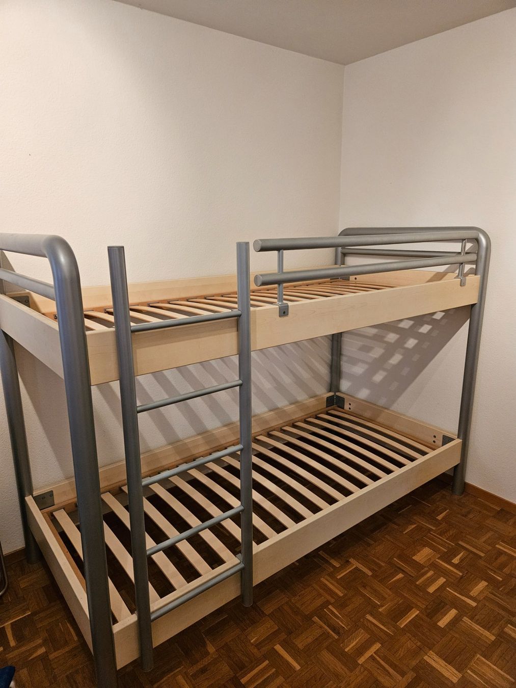 Letti: stufe bett  alu. Ahorn-weiss – Usato da Jona venduto da Pignolo