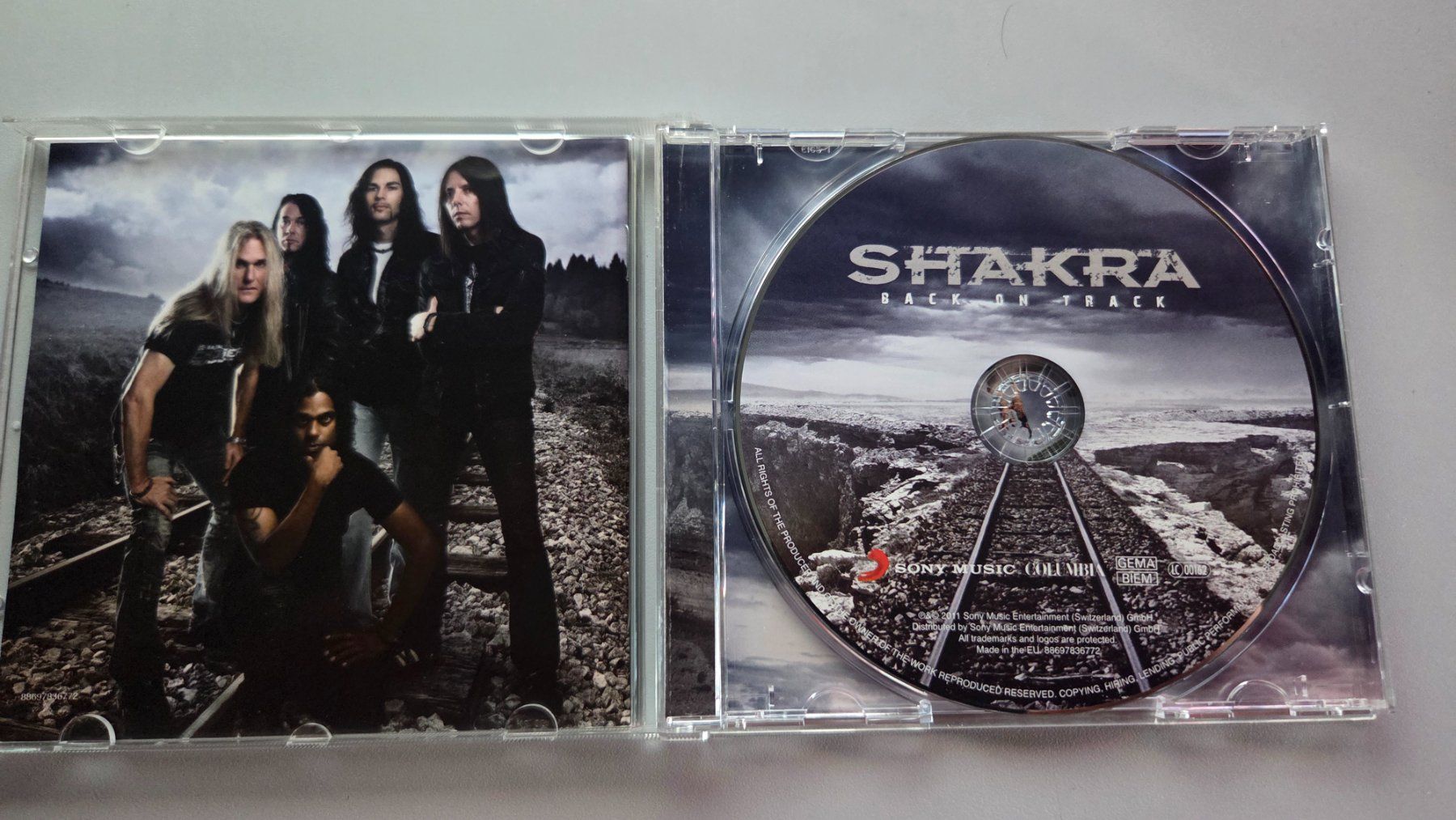 CDs: CD Shakra - Back on Track – Gebraucht aus Schaffhausen von Kellerrassel 1