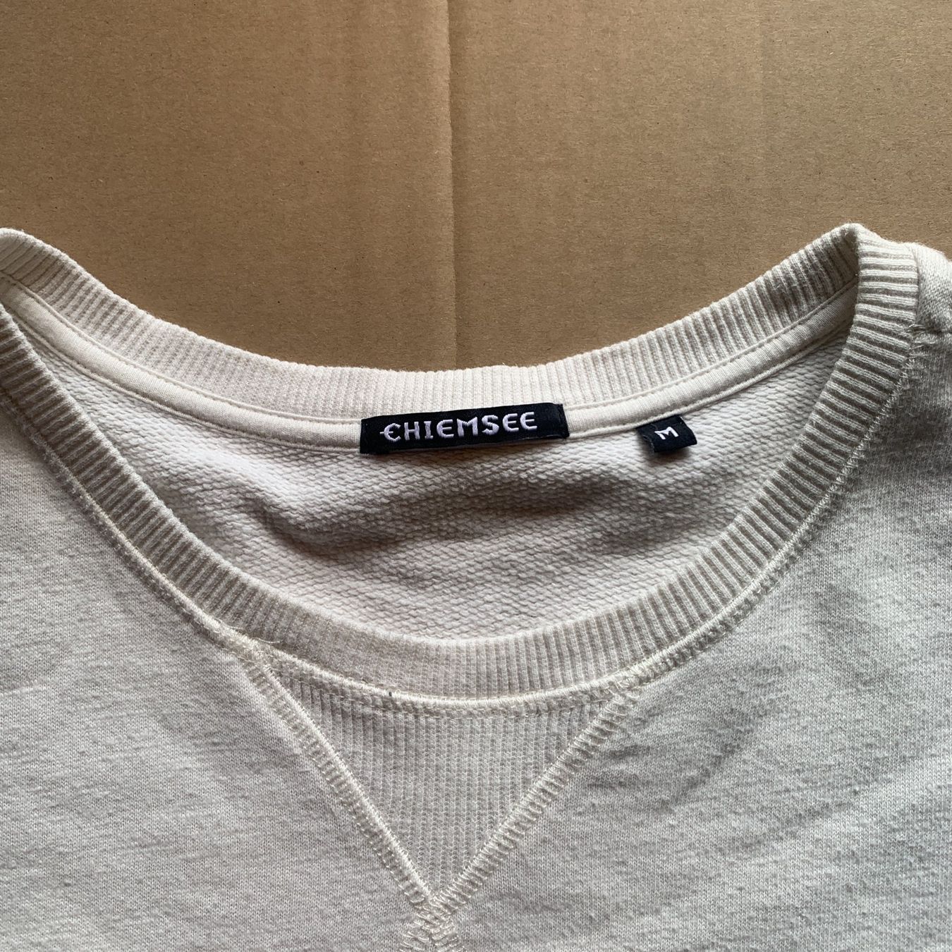 Chiemsee Pullover & Sweatshirts: Weißes Chiemsee-Sweatshirt – Gebraucht aus Chalais von Decoarts.art 4