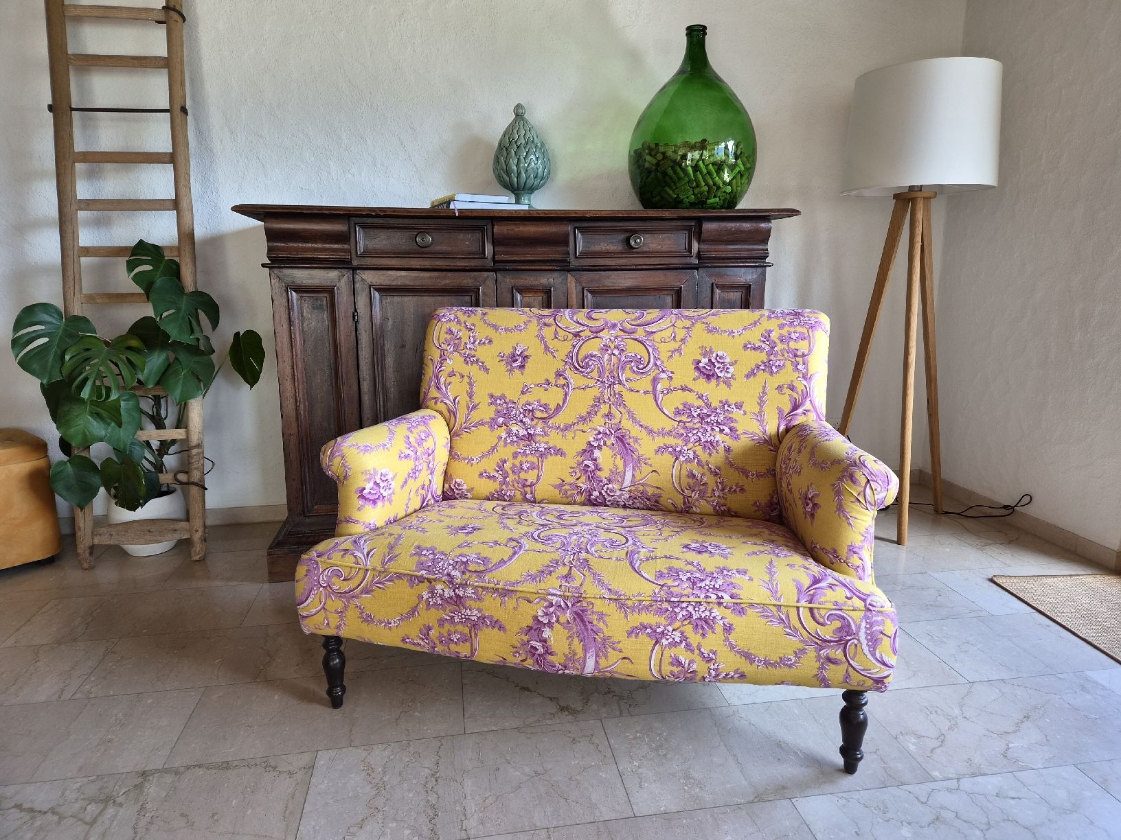 Sofas: Antikes Sofa mit neuem Stoffbezug – Gebraucht aus Haldenstein von Ramona_D. 2